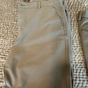 Docker Comfort Knit Chinos
